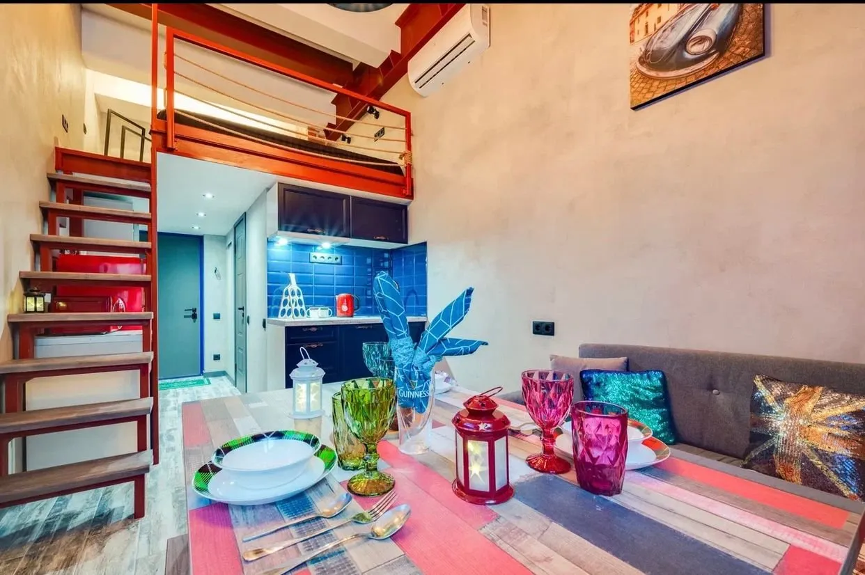 Дизайнерский Loft в центре Москвы 2+2 — xl.webp