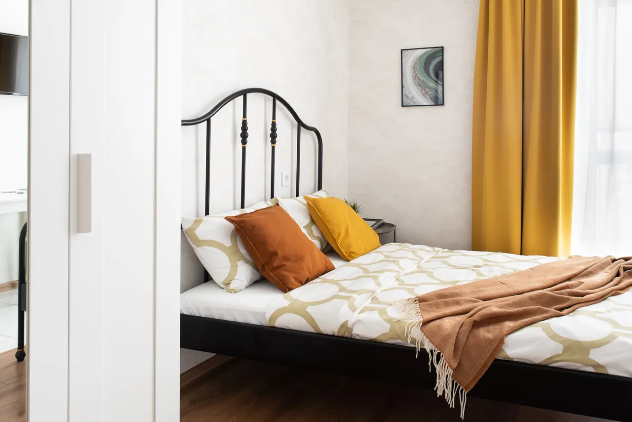 Студия Yellow для 1-2 гостей в центре — xl.webp