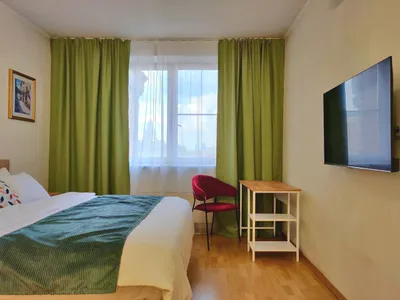 Квартира с большой кроватью и рабочим столом в 3 минутах пешком от метро — sm.webp