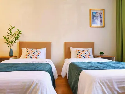 Квартира с большой кроватью и рабочим столом в 3 минутах пешком от метро — xl.webp