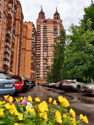 Квартира с большой кроватью и рабочим столом в 3 минутах пешком от метро — sm.webp