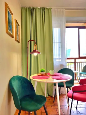 Квартира с большой кроватью и рабочим столом в 3 минутах пешком от метро — sm.webp