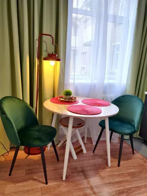 2 минуты пешком до метро, 2 изолированные спальни, рабочий стол — sm.webp