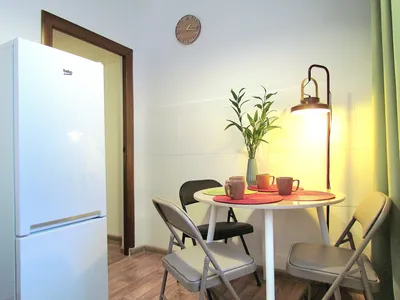 2 минуты пешком до метро, 2 изолированные спальни, рабочий стол — sm.webp