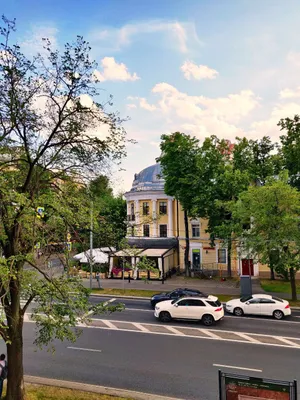 2 минуты пешком до метро, 2 изолированные спальни, рабочий стол — sm.webp