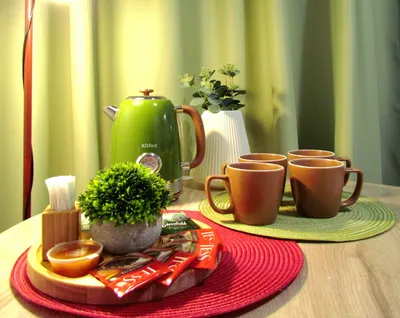 2 минуты пешком до метро, 2 изолированные спальни, рабочий стол — sm.webp