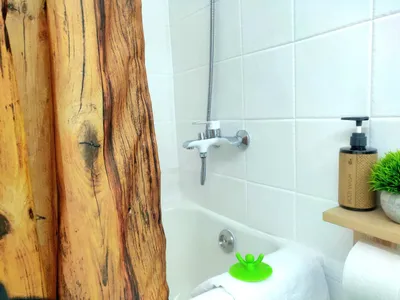 2 минуты пешком до метро, 2 изолированные спальни, рабочий стол — sm.webp