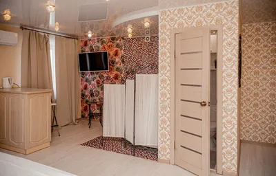 Люкс с джакузи, камином и огромной кроватью — sm.webp