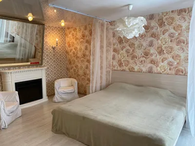 Люкс с джакузи, камином и огромной кроватью — sm.webp