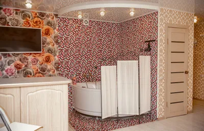 Люкс с джакузи, камином и огромной кроватью — sm.webp