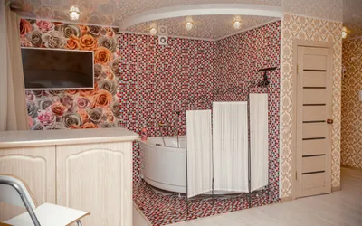 Люкс с джакузи, камином и огромной кроватью — sm.webp