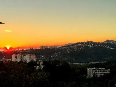 Уютная студия с видом на море, город и горы! — xl.webp