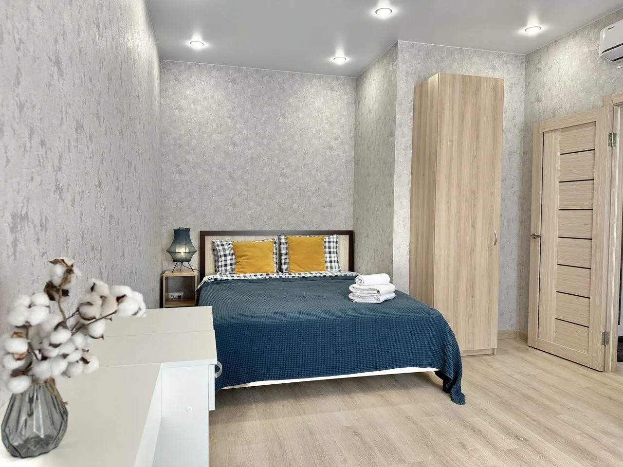 КВАРТИРА РЯДОМ С НГУ с кондиционером и кофемашиной — xl.webp