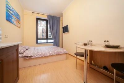 Светлая студия с большими окнами — sm.webp