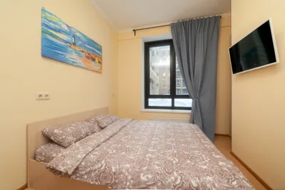 Светлая студия с большими окнами — sm.webp