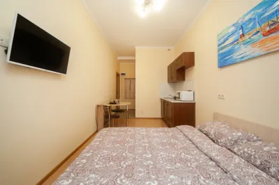 Светлая студия с большими окнами — sm.webp