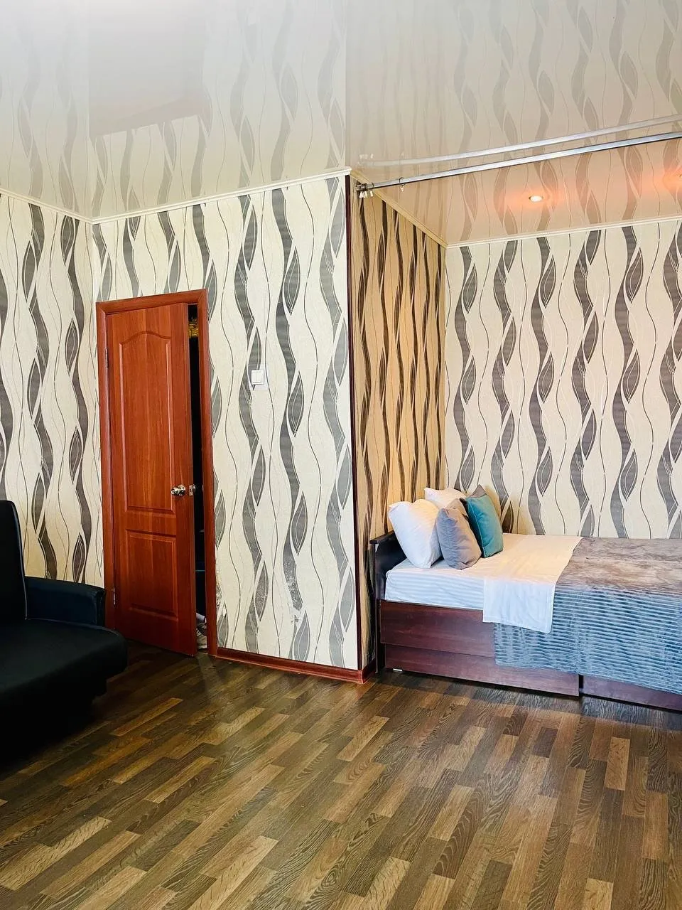 Отличные апартаменты с парковой возле дома — xl.webp