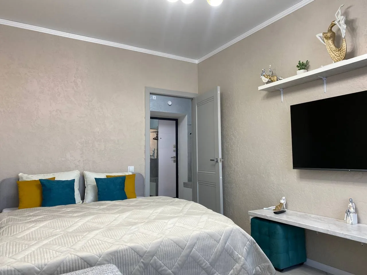 Light Floor Apartment — xl.webp