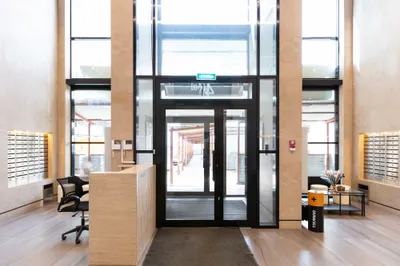 Соврeменнaя и уютная 1-к квaртира "Вегас" — sm.webp