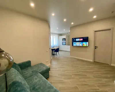 Лайнер на ул.Максима Горького — sm.webp