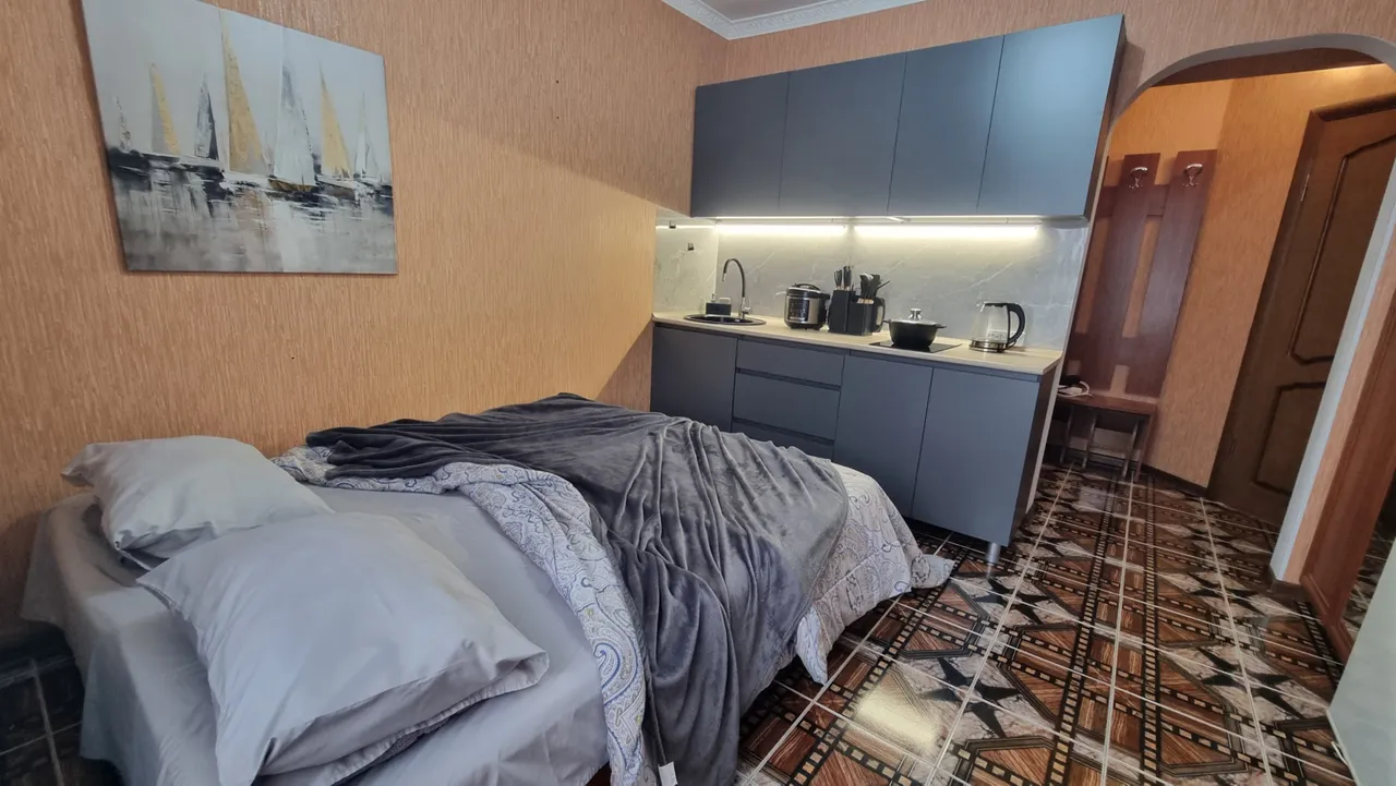 Студия для троих — xl.webp