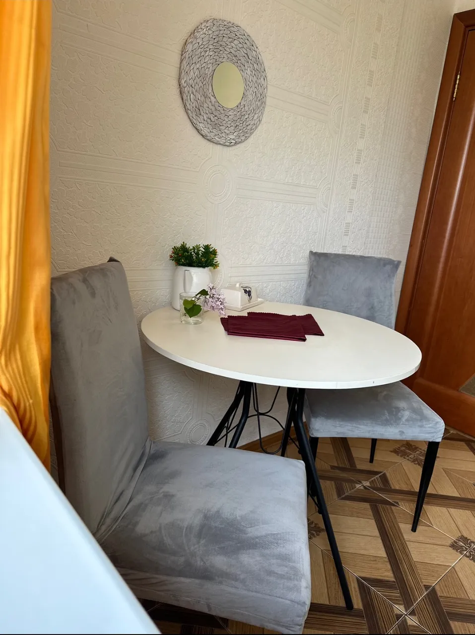 Уютная квартира рядом с ЖД вокзалом — xl.webp