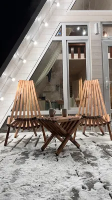 Дом шалаш с купелью, возле озера — sm.webp