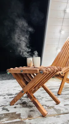 Дом шалаш с купелью, возле озера — sm.webp