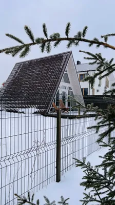 Дом шалаш с купелью, возле озера — xl.webp