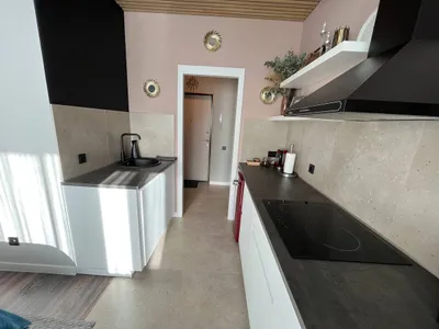Стильная студия Star Apartments у аэропорта — xl.webp