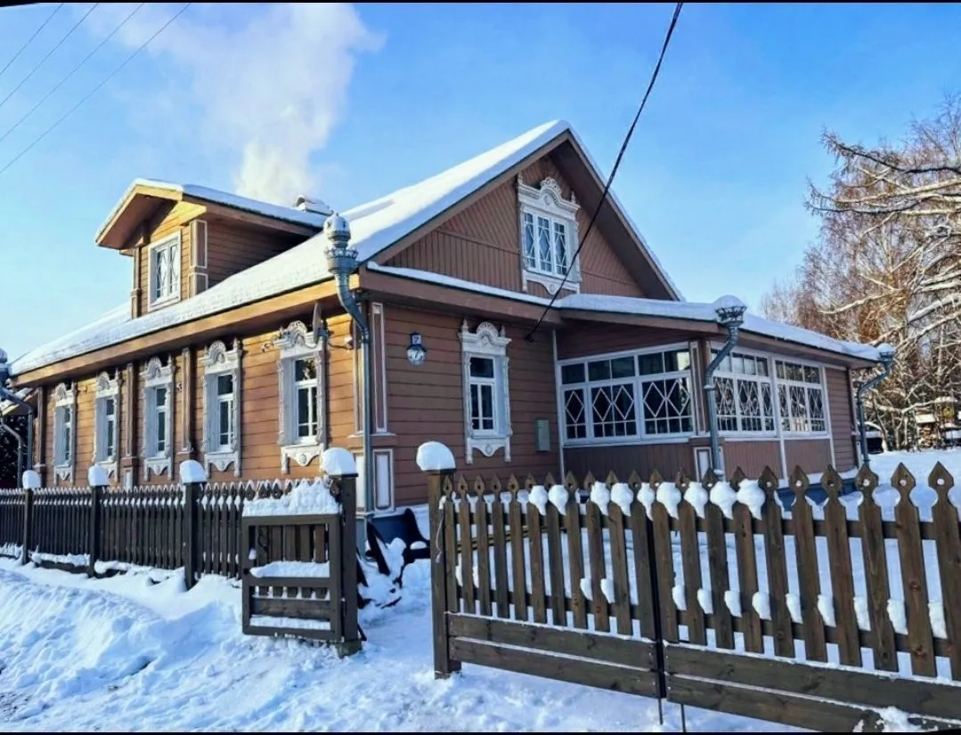 Дом на живописном берегу Волги — xl.webp