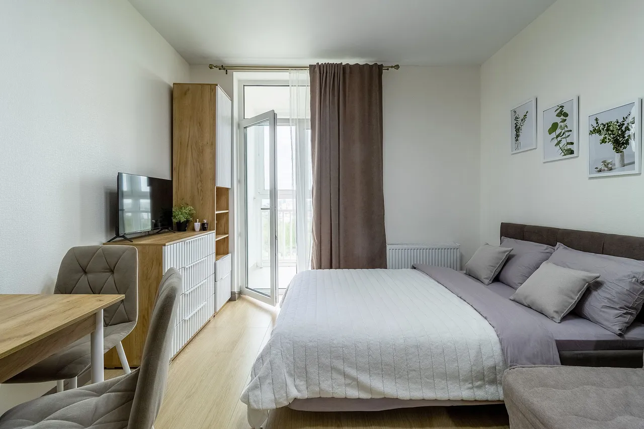 Студия с шикарным видом на город — xl.webp