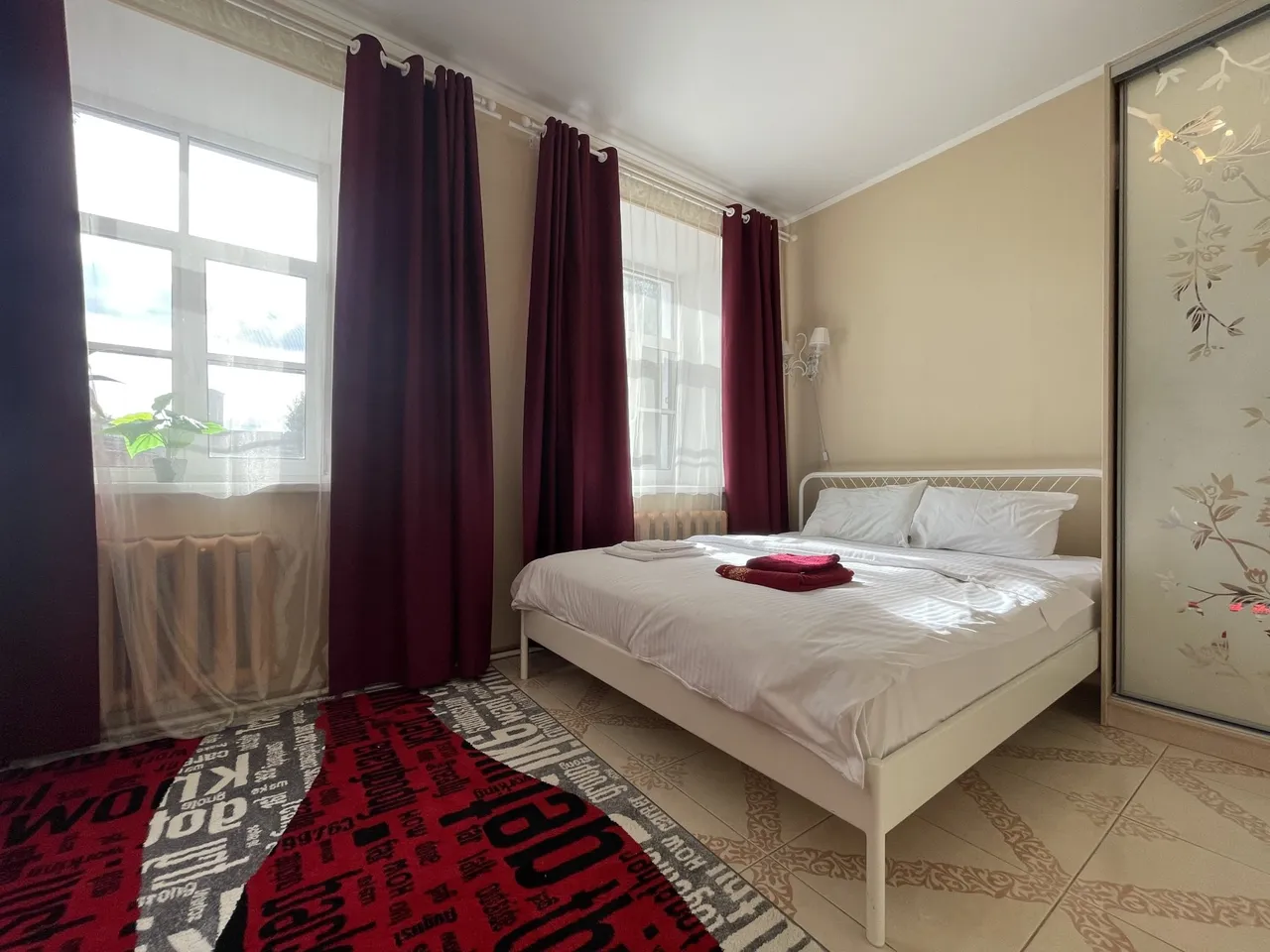 White Red Apart 2 bedroom — xl.webp