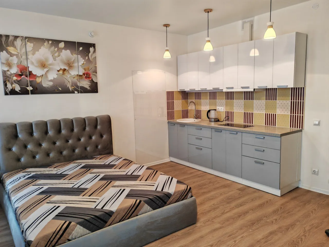 Большая студия в современном ЖК с видом на закат — xl.webp