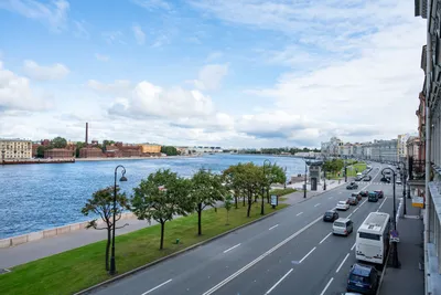 Элегантная квартира Вид на Неву и Мосты — sm.webp