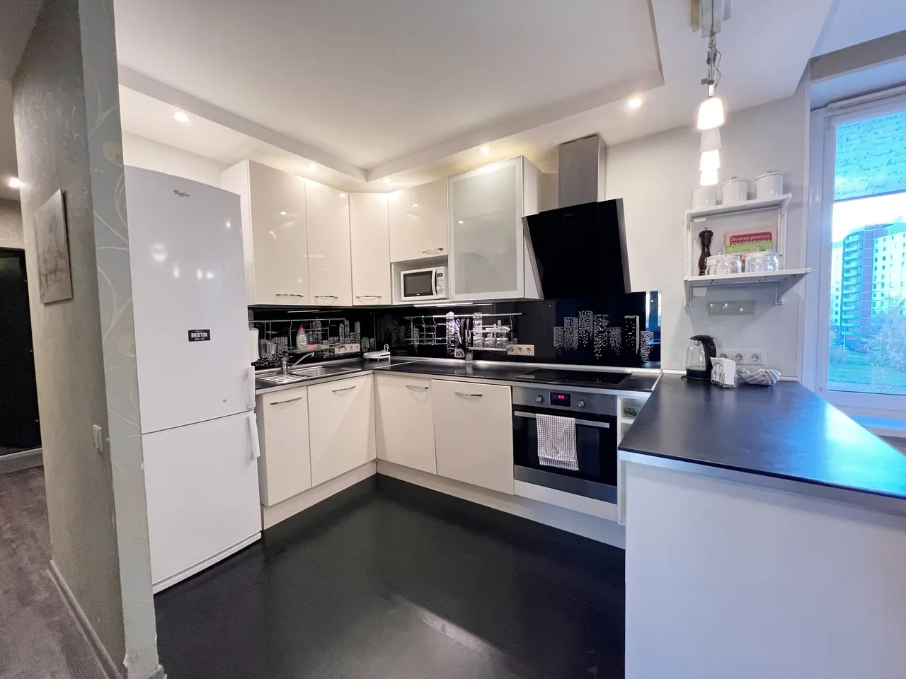 Евро 3ка Nevabed в небоскребе  у Невы — xl.webp