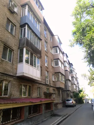Трешка в центре города рядом с морем — sm.webp