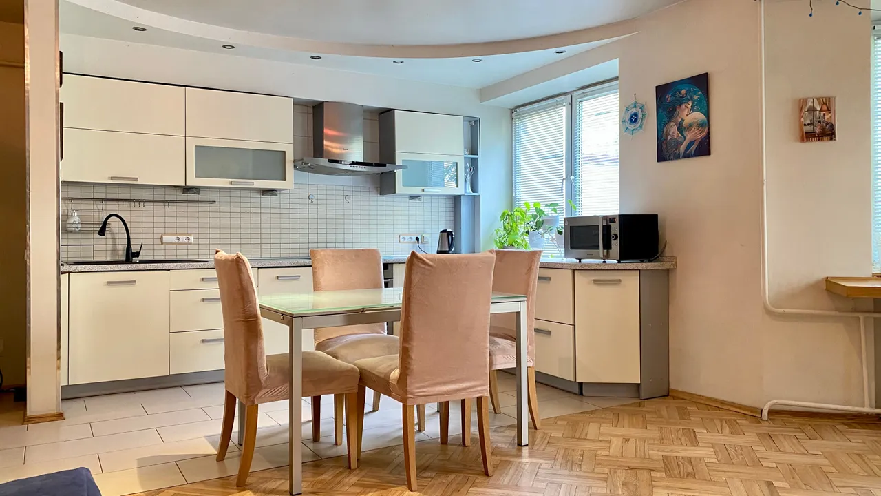 Glamour Apartment — xl.webp