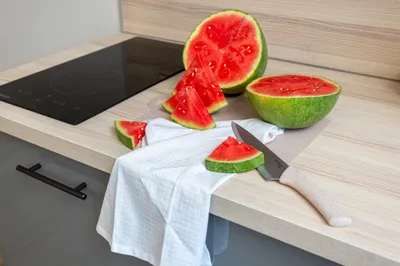 YOUR MIRROR APART на Навагиской улице  — sm.webp