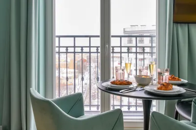 YOUR TIFFANY APART на Петроградке — sm.webp