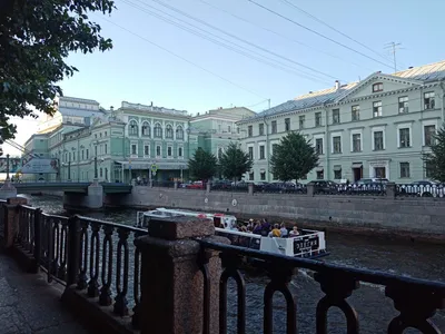 Двухкомнатная квартира в центре Петербурга — sm.webp