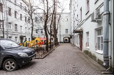 Яркая студия у Таврического сада. — sm.webp