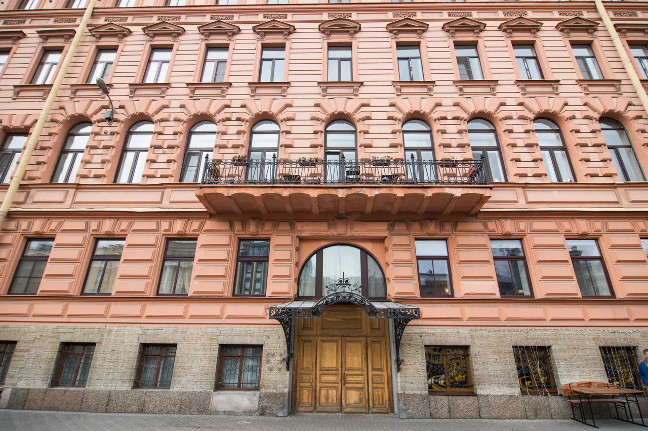 Видовая квартира у Невского проспекта с сауной — xl.webp
