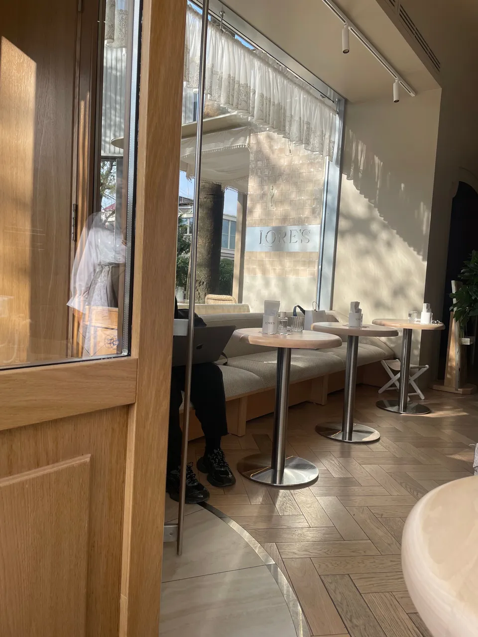 Нужно подкрепиться Lores — xl.webp